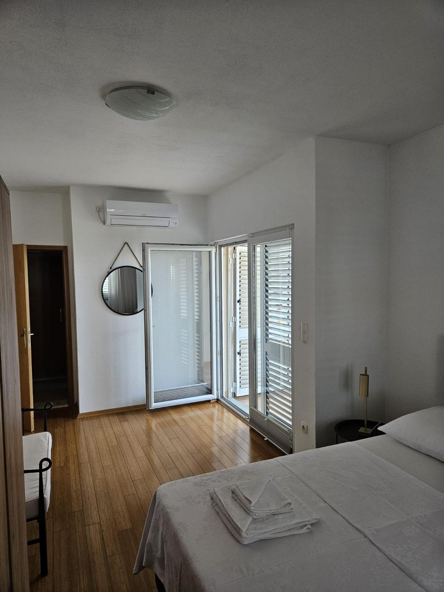 Apartment Klara Vodice